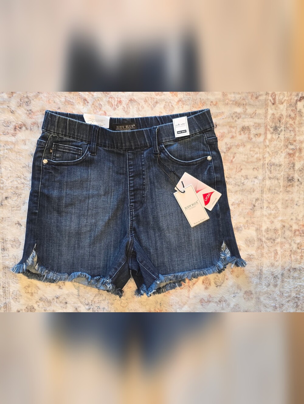 Judy Blue NWT High Rise Frayed Hem Denim Shorts Medium Wash Size M